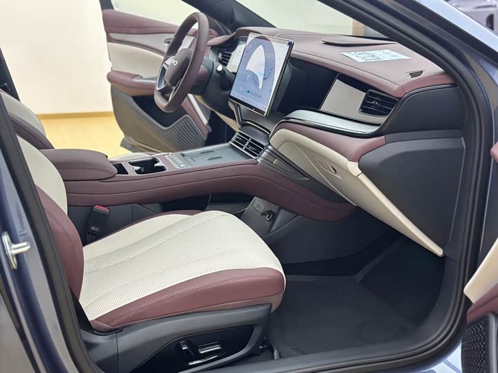 BYD Seal 07 DM-i Hybrid, 2026 — фото 8 из 9