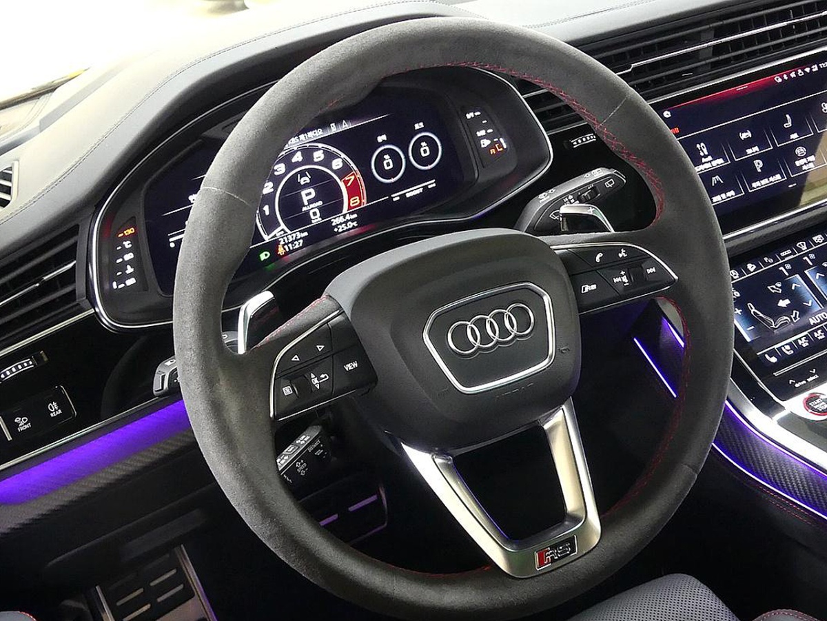 Audi RS Q8, 2024 — фото 11 из 12