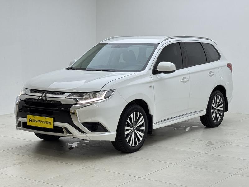 Mitsubishi Outlander, 2023 — купить в Ульяновске под ключ