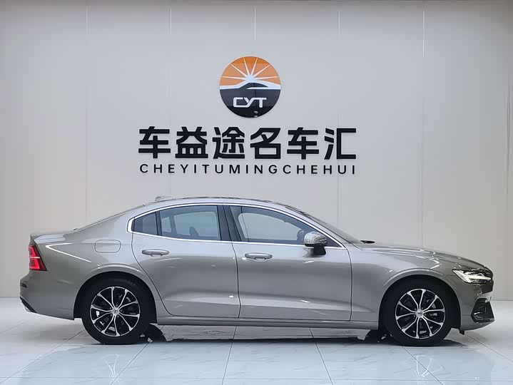 Volvo S60, 2021 — фото 7 из 9