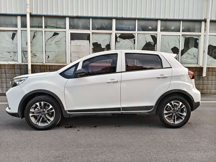 Geely Geometry EX3, 2021 — фото 4 из 9