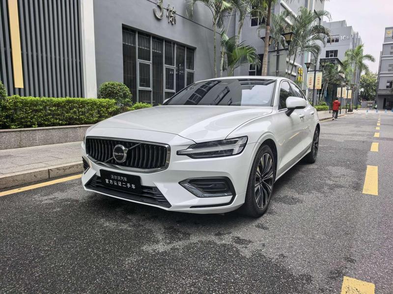 Volvo S60, 2023 — купить в Курске под ключ