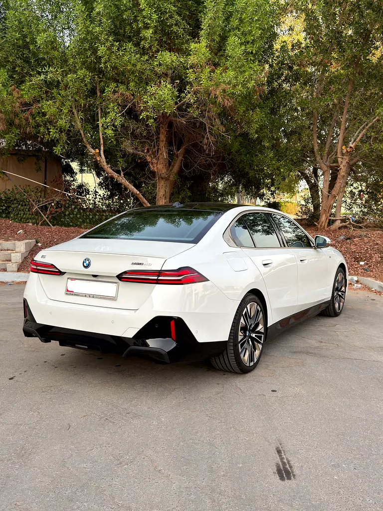 BMW i5, 2026 — фото 8 из 10