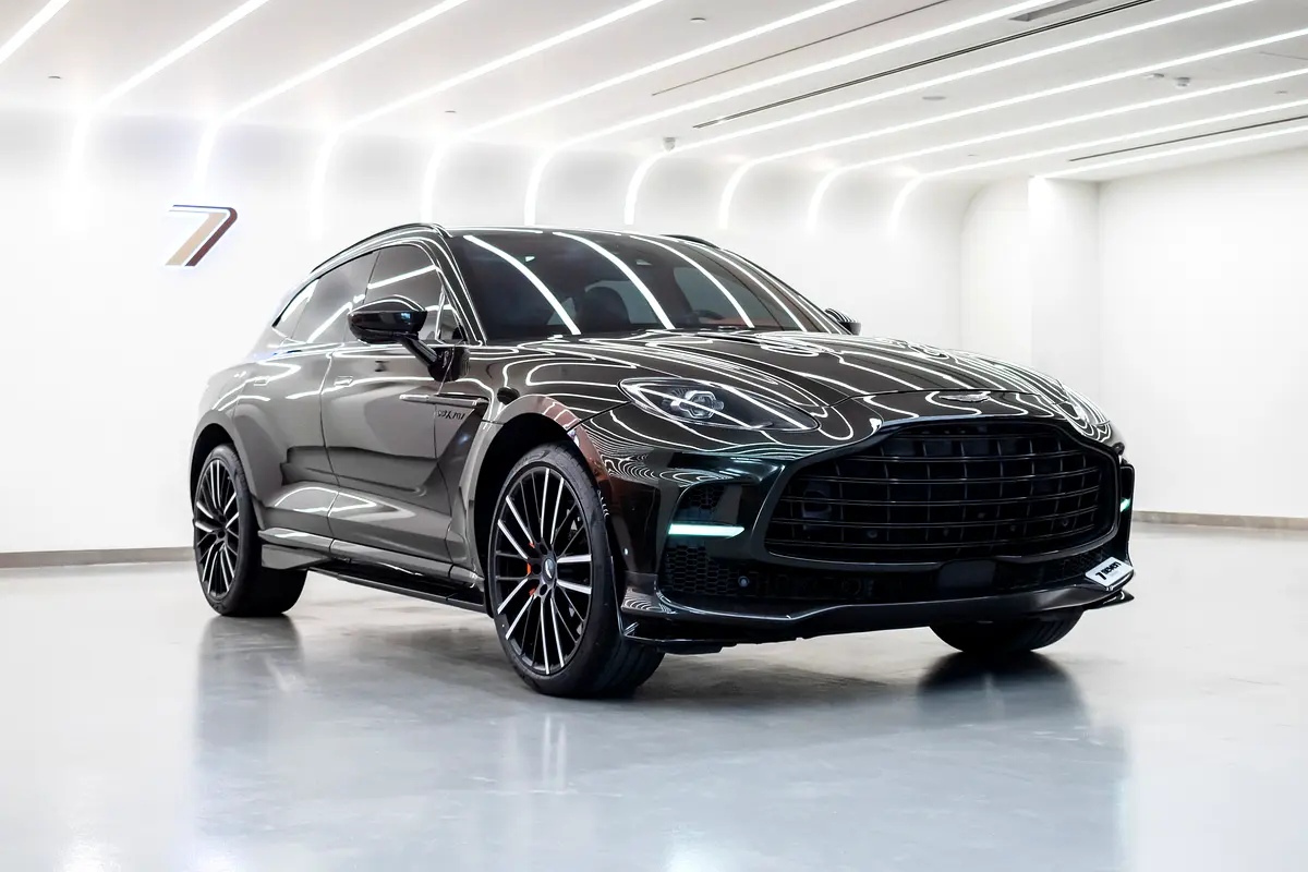 Aston Martin DBX, 2023 — фото 2 из 10