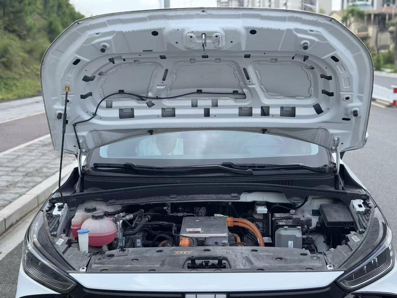 Geely Geometry M6, 2023 — фото 10 из 12