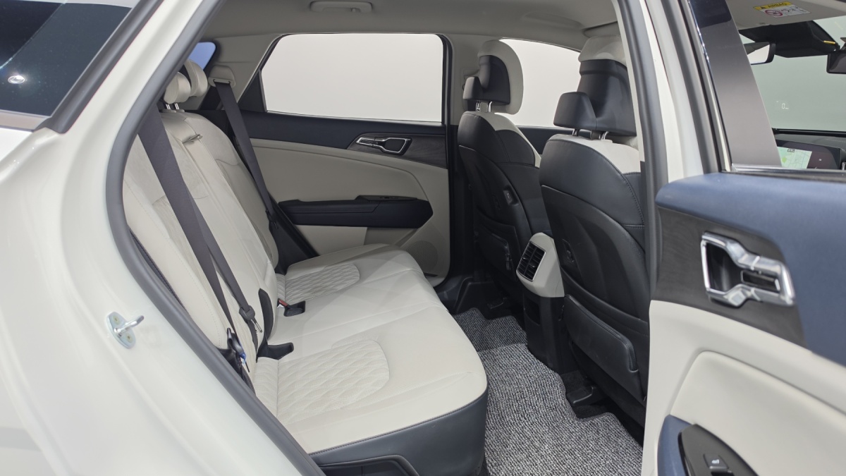 Kia Sportage, 2022 — фото 10 из 12