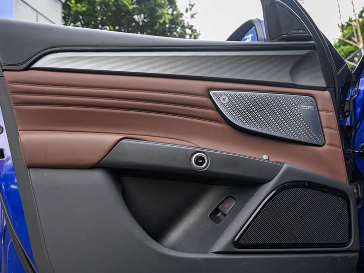 Maserati Grecale, 2023 — фото 6 из 9