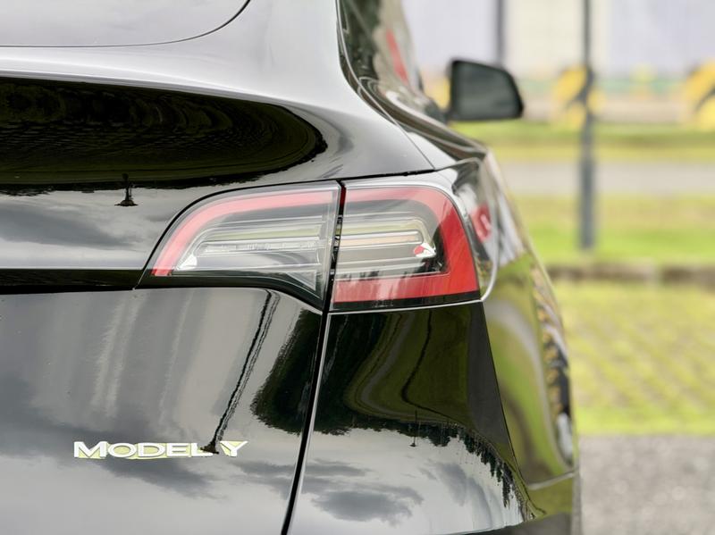 Tesla Model Y, 2022 — фото 8 из 12