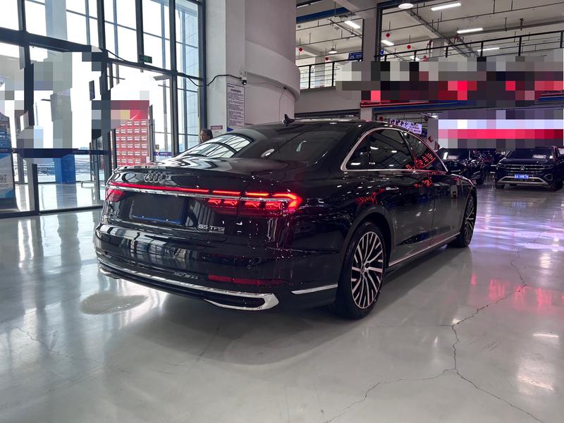 Audi A8, 2023 — фото 6 из 11