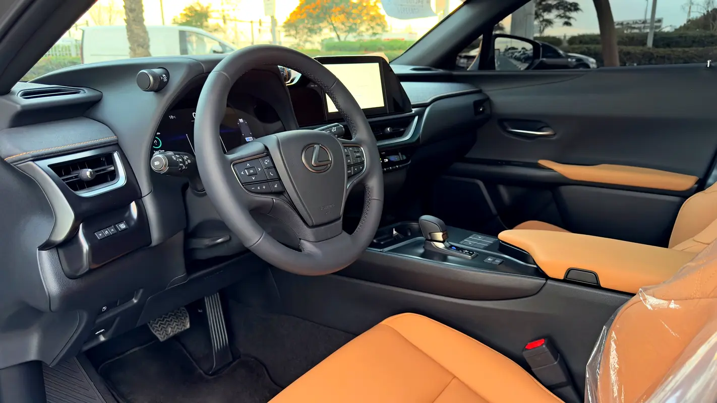 Lexus UX-Series, 2025 — фото 8 из 10