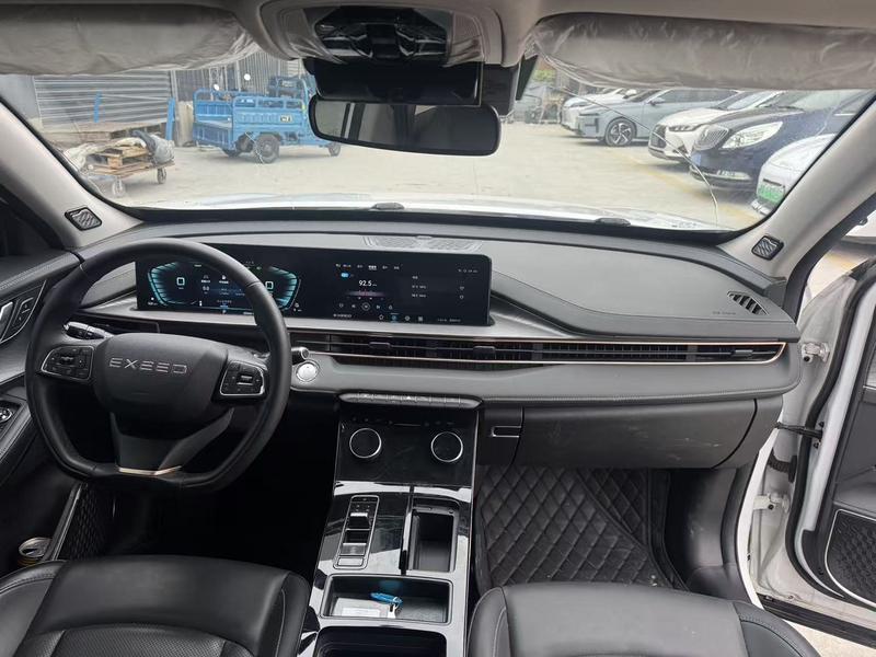 Exeed LX C-DM Hybrid, 2022 — фото 7 из 12