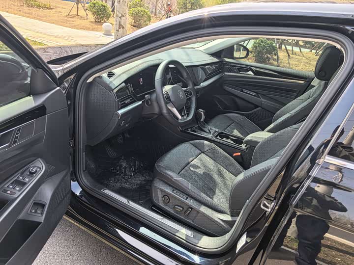 Volkswagen Passat Hybrid, 2022 — фото 9 из 9