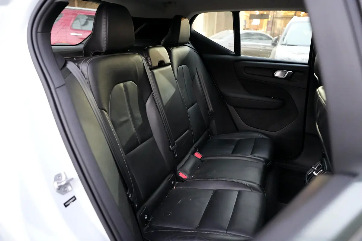 Volvo XC40, 2022 — фото 10 из 10