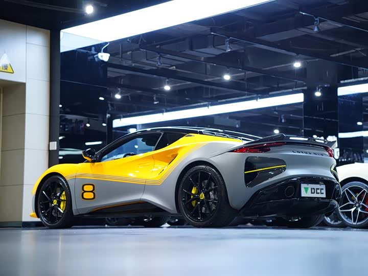 Lotus Emira, 2023 — фото 5 из 9