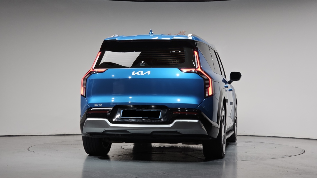 Kia EV9, 2023 — фото 4 из 12