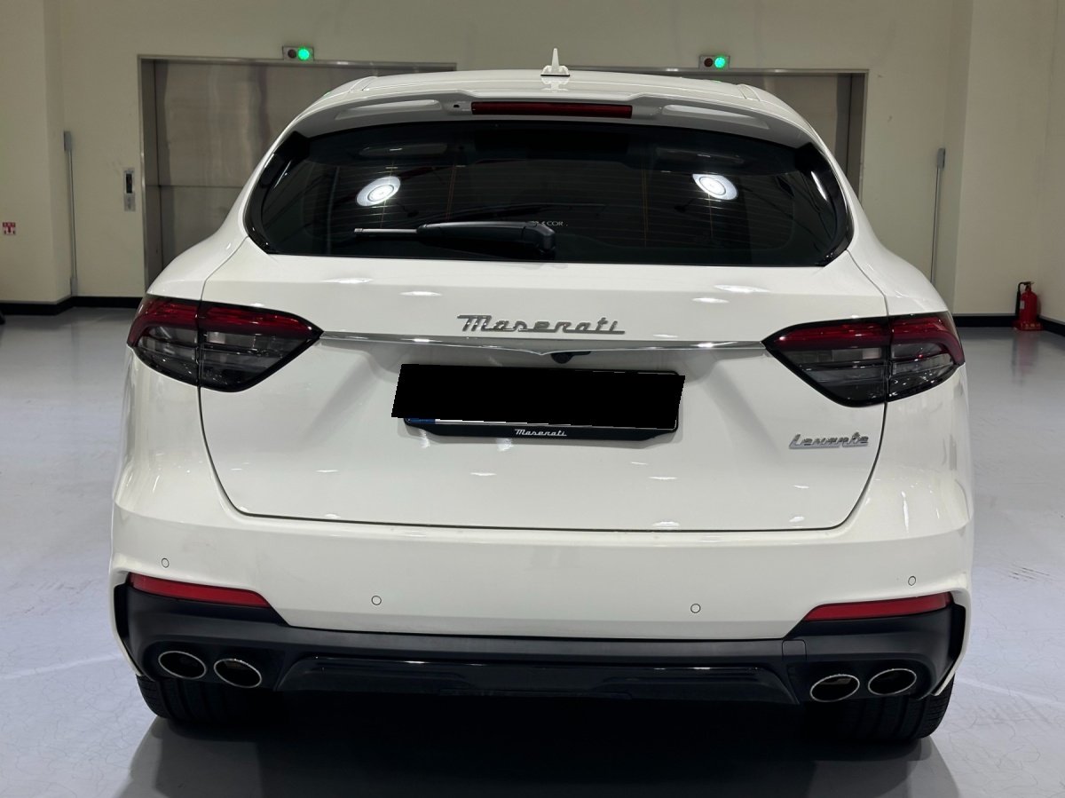 Maserati Levante, 2023 — фото 4 из 12