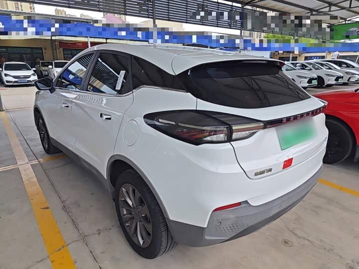 Geely Geometry C, 2022 — фото 5 из 9