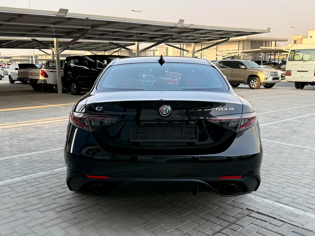 Alfa Romeo Giulia, 2024 — фото 5 из 8