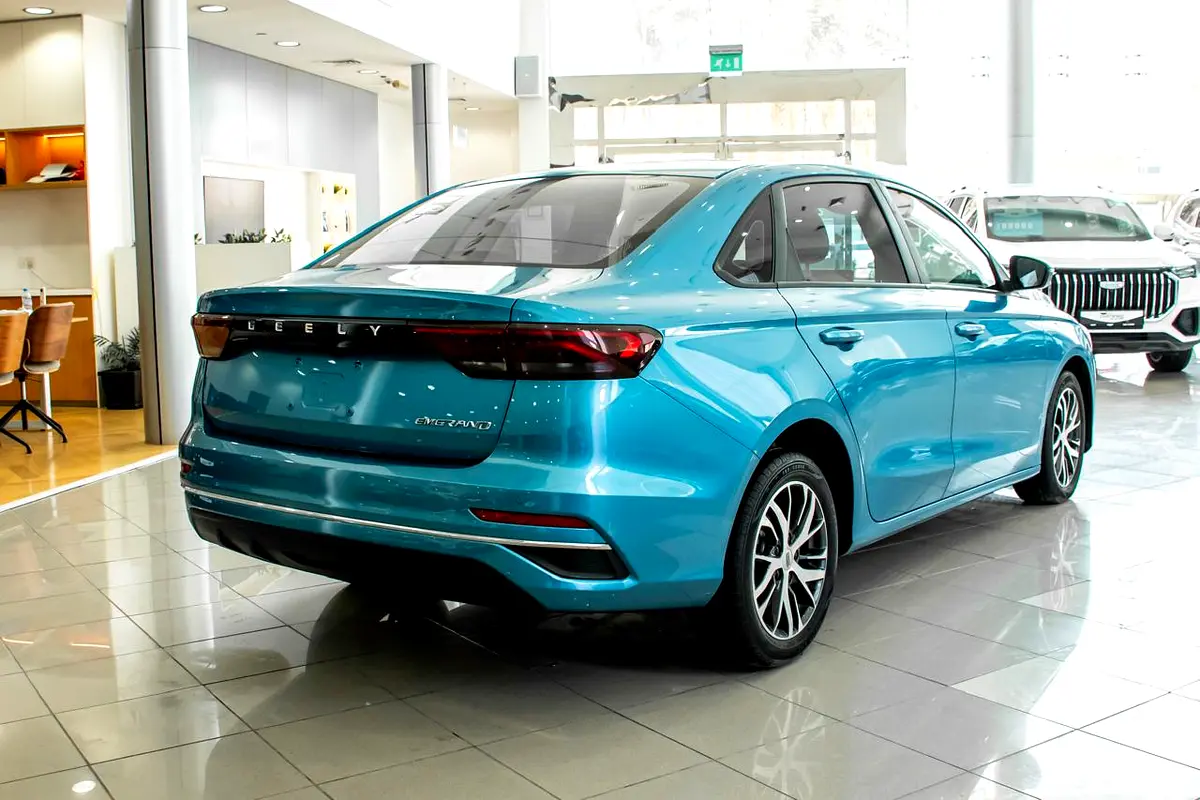 Geely Emgrand, 2025 — фото 5 из 10