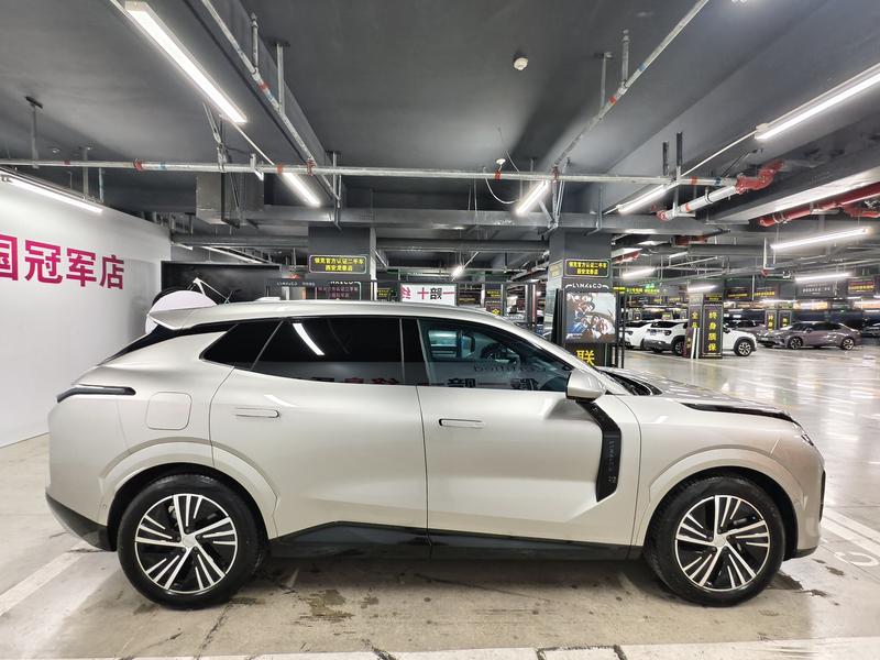 Lynk & Co 08 EM-P Hybrid, 2024 — фото 8 из 12