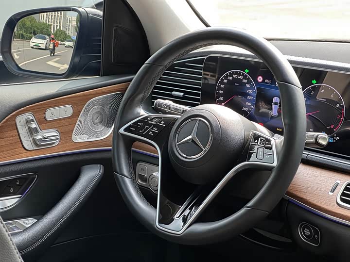 Mercedes-Benz GLE-Class, 2023 — фото 8 из 9