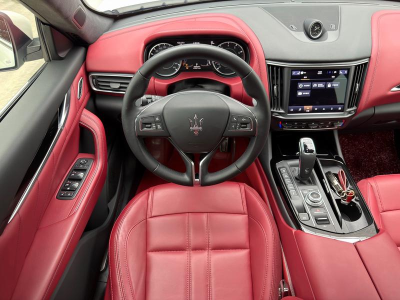 Maserati Levante, 2022 — фото 8 из 12