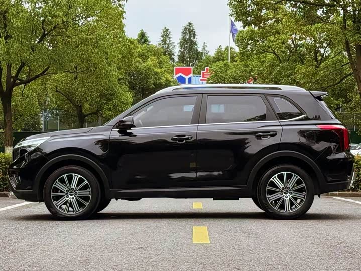 Kia Sportage GT-line, 2023 — фото 8 из 9