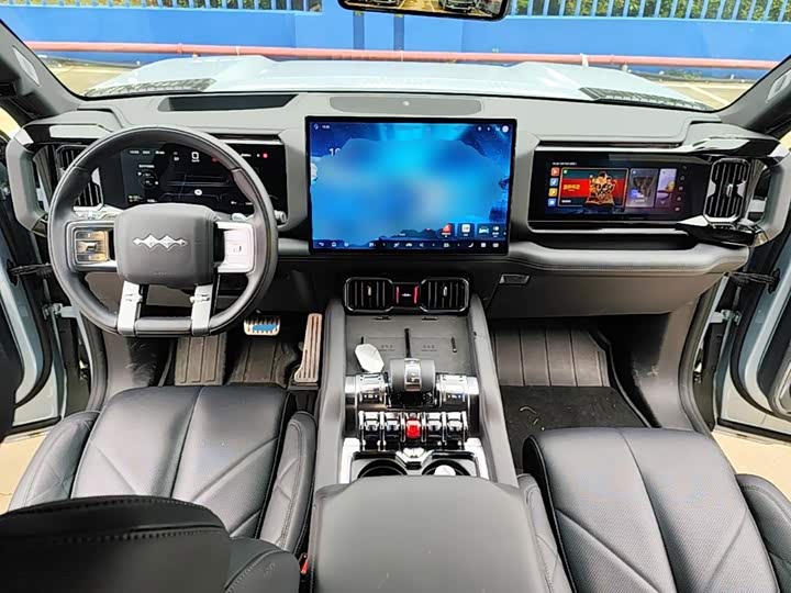 BYD FangChengBao Leopard 8, 2025 — фото 6 из 9