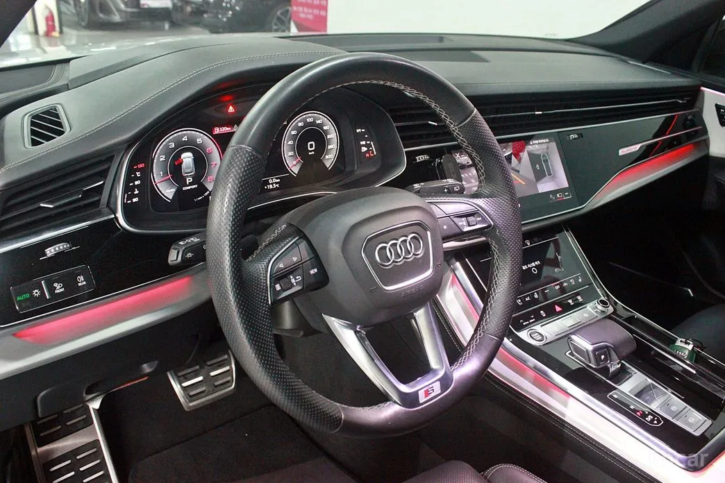 Audi Q8, 2022 — фото 12 из 12