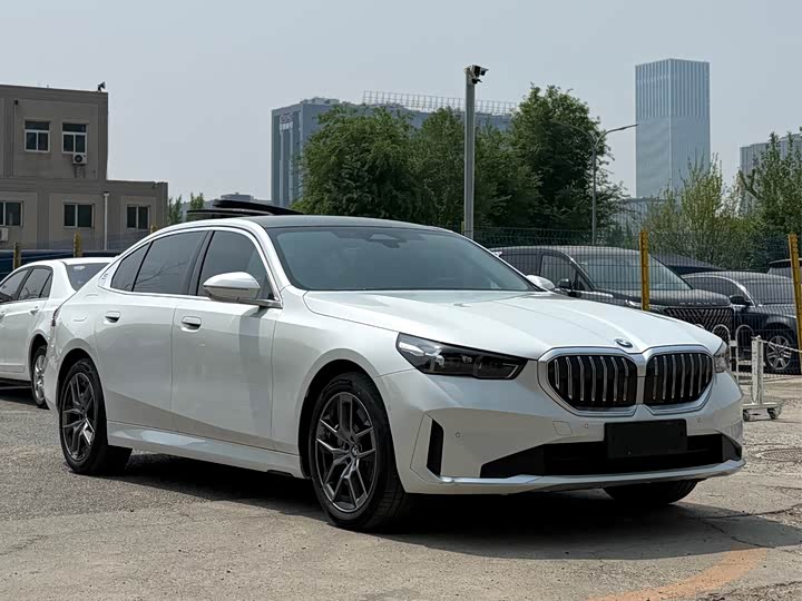 BMW 5 Series, 2024 — фото 3 из 9