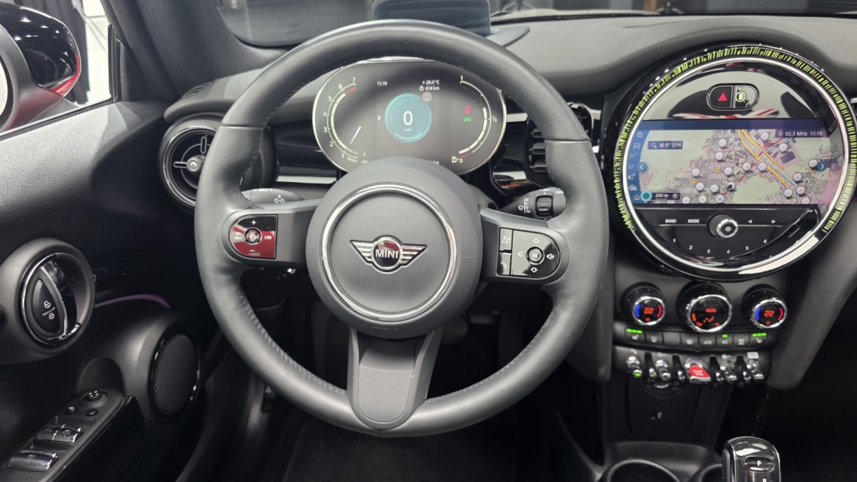 Mini Cooper Convertible, 2024 — фото 12 из 12