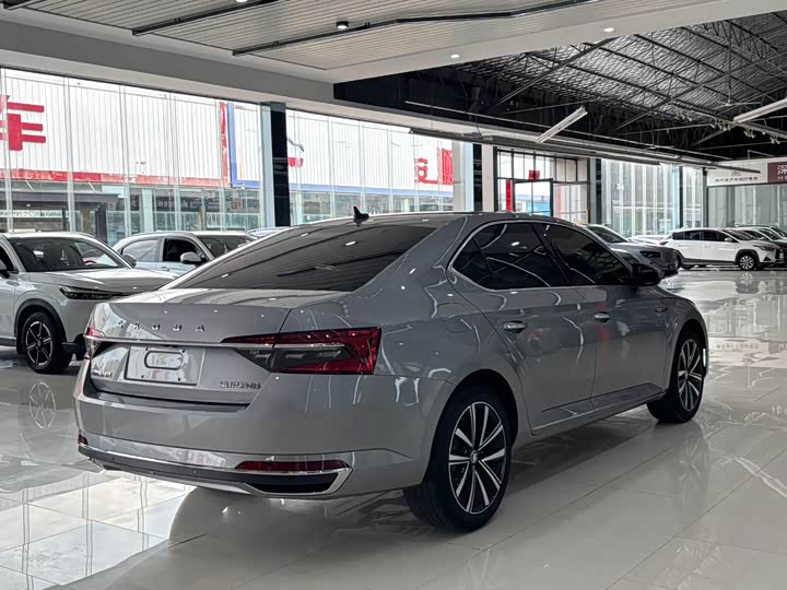 Skoda Superb, 2023 — фото 9 из 9