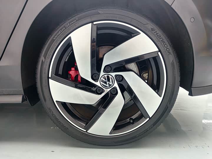 Volkswagen Golf GTI, 2024 — фото 9 из 9