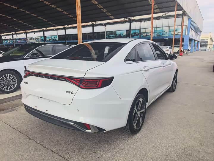 Geely Emgrand L, 2021 — фото 8 из 9