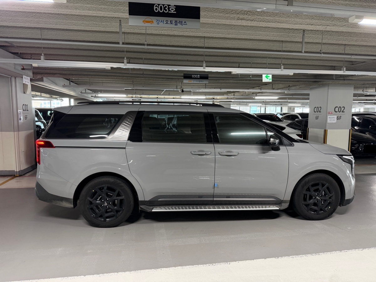Kia Carnival, 2025 — фото 4 из 12
