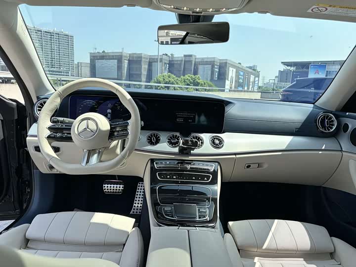 Mercedes-Benz E-Class, 2023 — фото 8 из 9