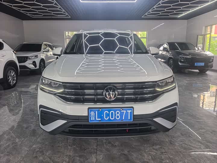 Volkswagen Tiguan L Pro, 2022 — купить в Санкт-Петербурге под ключ