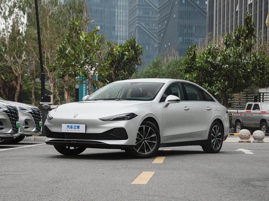 Roewe D7, 2026 — купить в Санкт-Петербурге под ключ