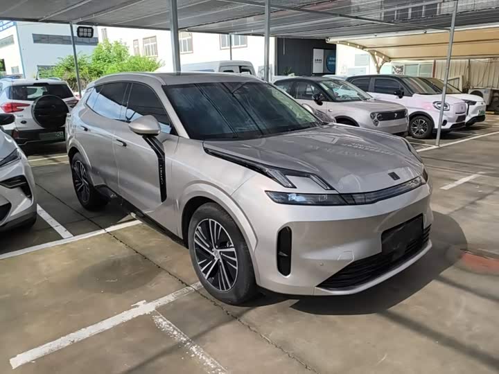 Lynk & Co 08 EM-P Hybrid, 2024 — фото 4 из 9