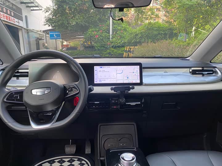Geely Geometry E Firefly, 2022 — фото 6 из 7