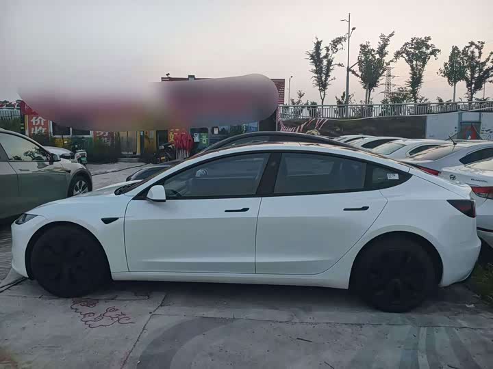 Tesla Model 3, 2025 — фото 7 из 9