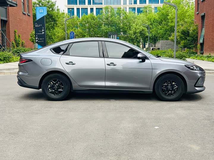 BYD Seal 05 DM-i Hybrid, 2025 — фото 4 из 9