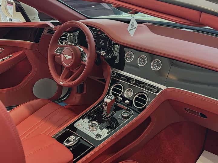 Bentley Continental GT, 2023 — фото 8 из 9