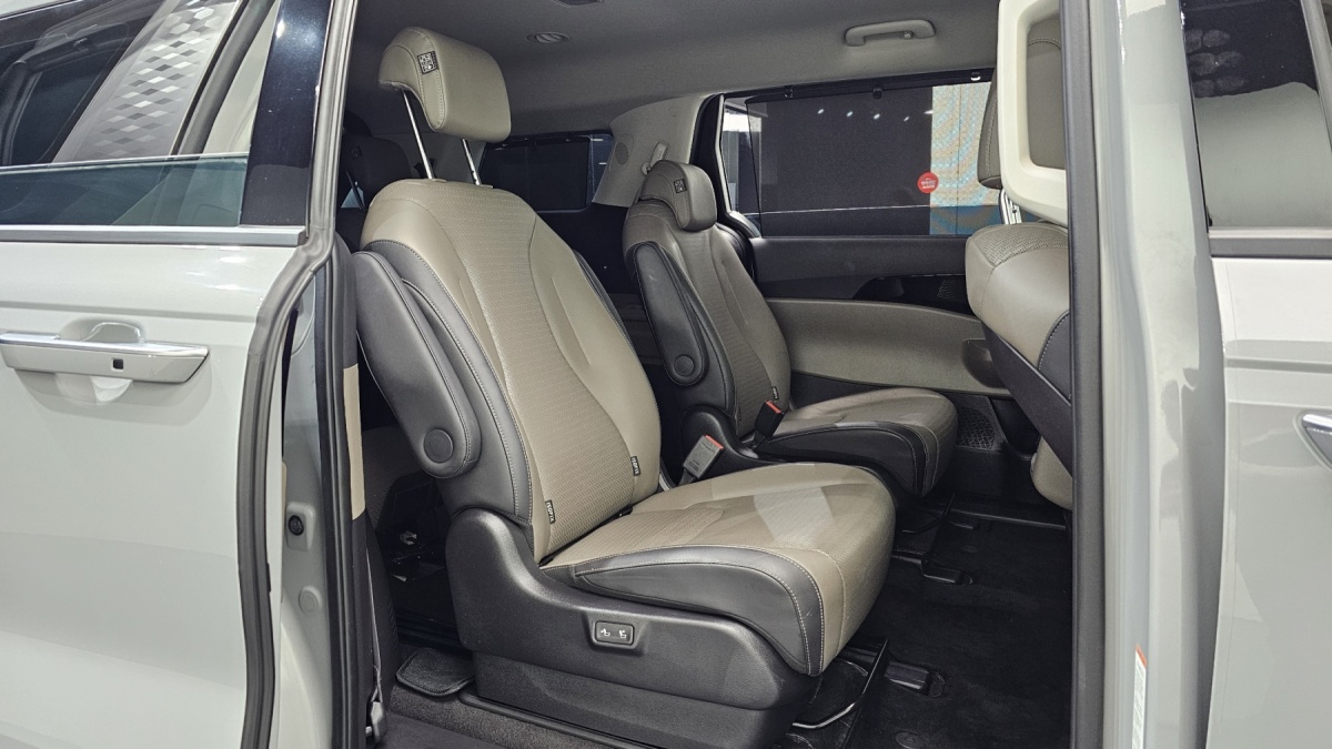 Kia Carnival, 2023 — фото 11 из 12