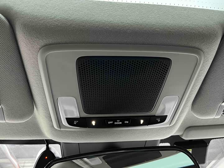 Honda Vezel, 2023 — фото 9 из 9