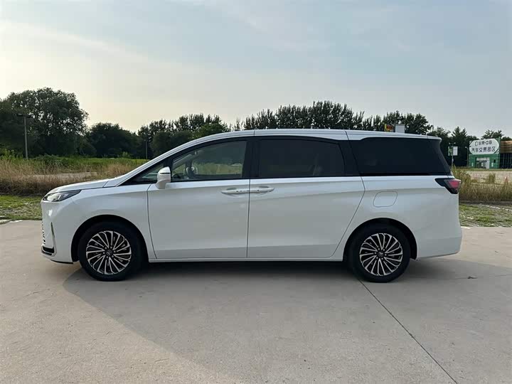 Buick GL8 Hybrid, 2025 — фото 7 из 9