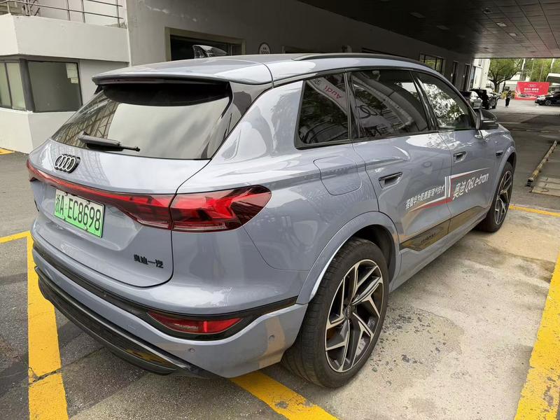Audi Q6L e-tron, 2025 — фото 7 из 11
