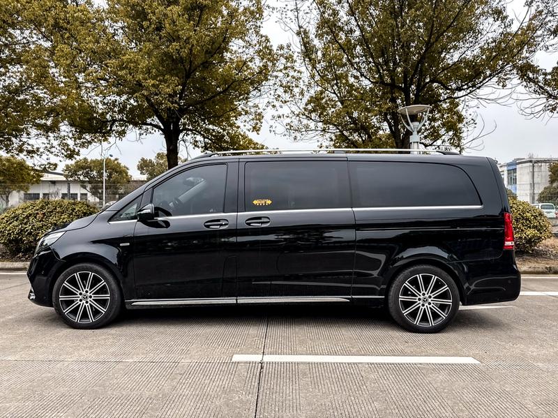Mercedes-Benz V-Class, 2023 — фото 3 из 12