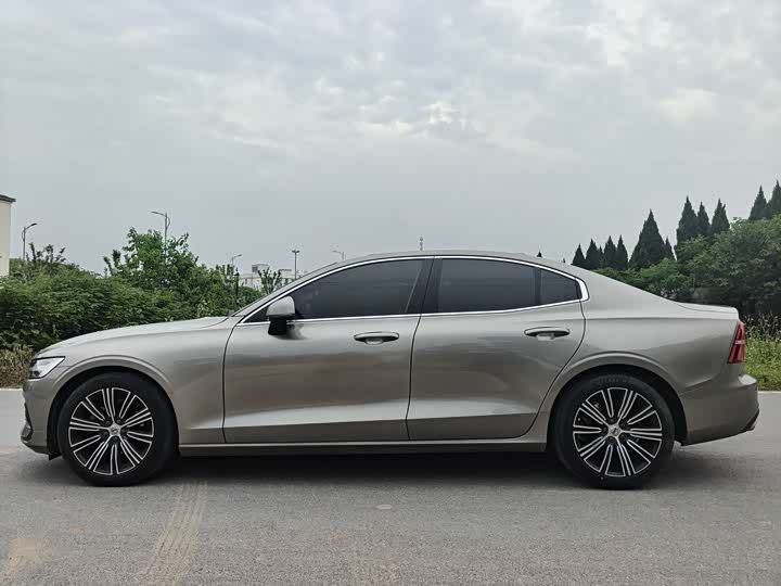 Volvo S60, 2021 — фото 3 из 9