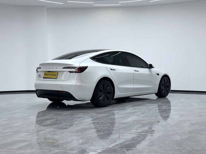 Tesla Model 3, 2025 — фото 7 из 12